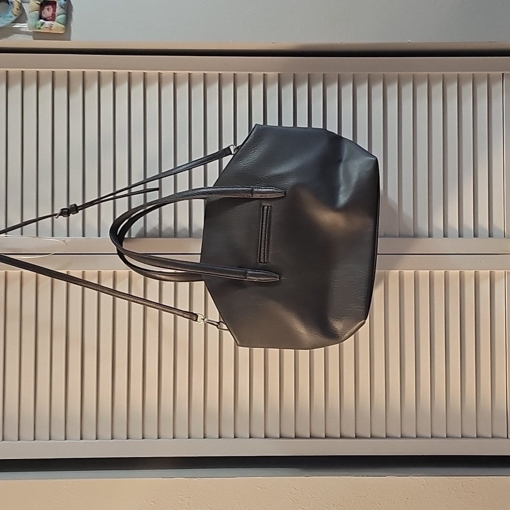 Matt & NatBaxter Vegan Handbag. - Picture 6 of 17